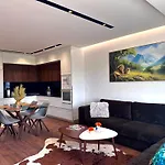 Luxury Apartment With A Wonderful Lake View